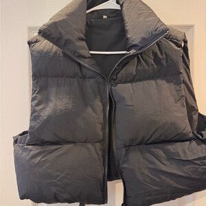 Classic Puffer Vest in Black